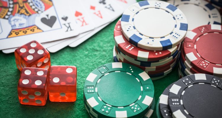 Understanding How Free Credit Boosts Player Engagement in Online Casinos